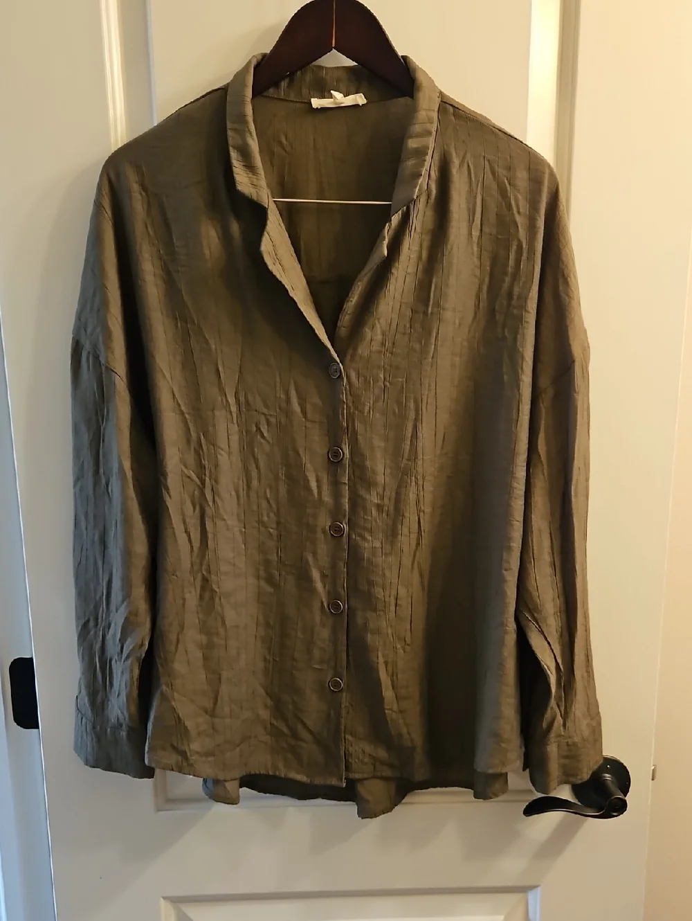 Promesa Olive Crinkle Button Down Top L Lightweight Relaxed Blouse - Picture 2 of 11